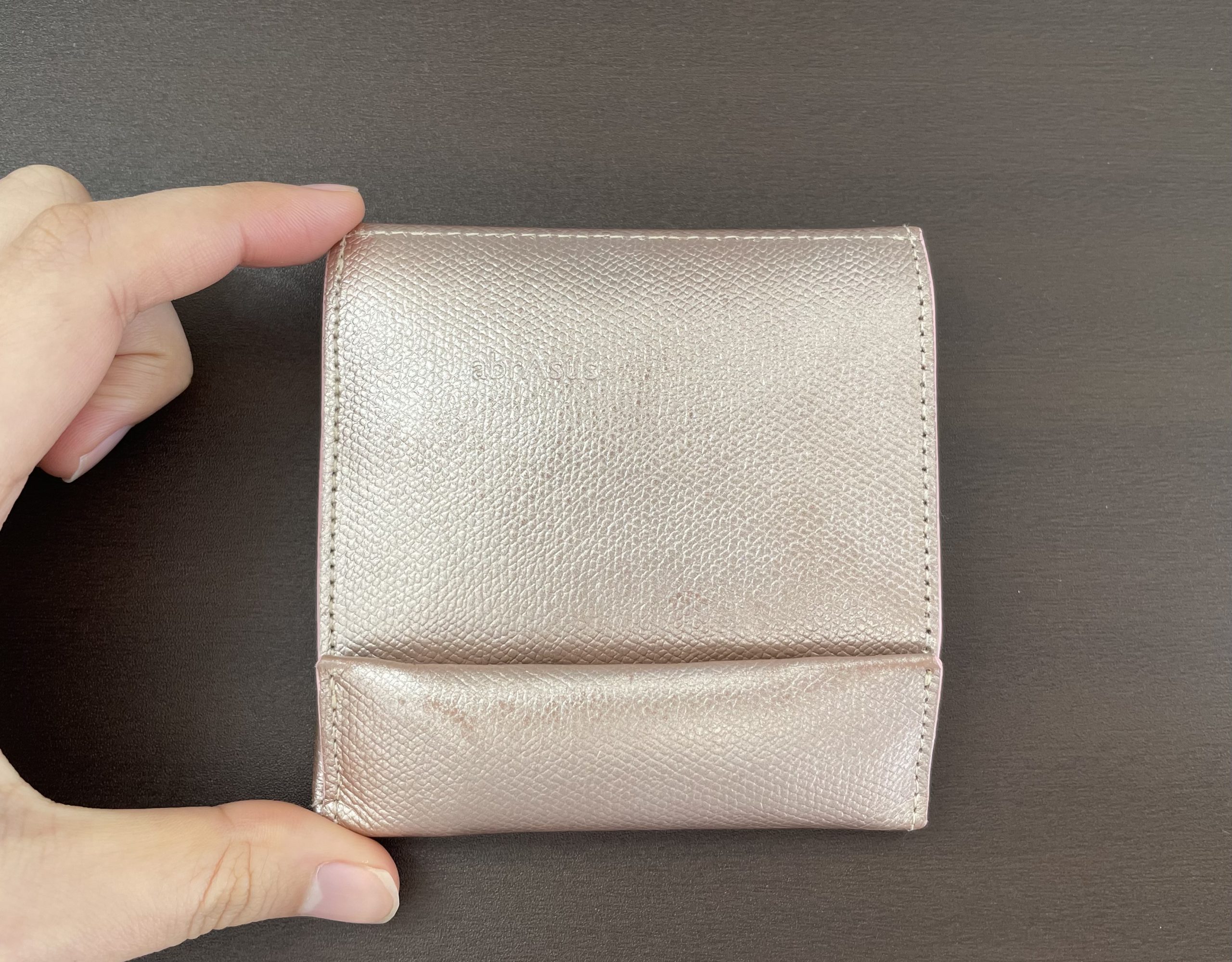 レビュー】アブラサスの「薄い財布」を1年使ってみた感想【良かった点・注意点】 | 点から点への備忘録